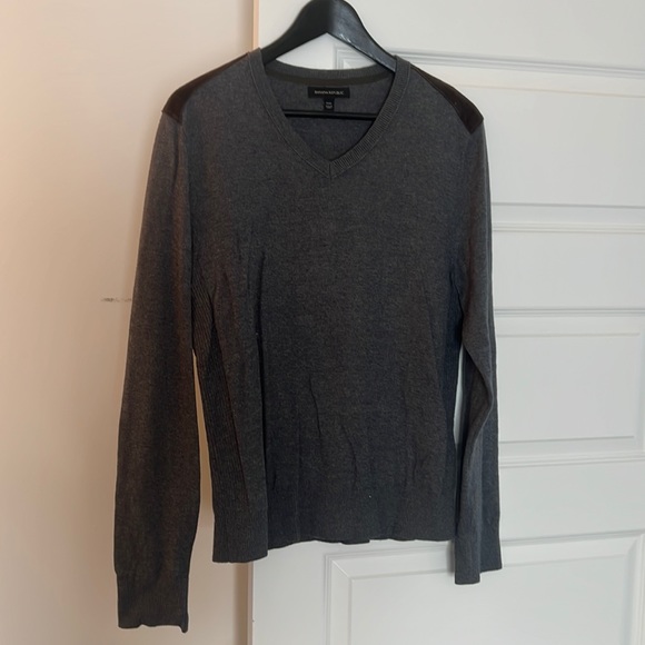 Banana Republic Sweater - Picture 1 of 3